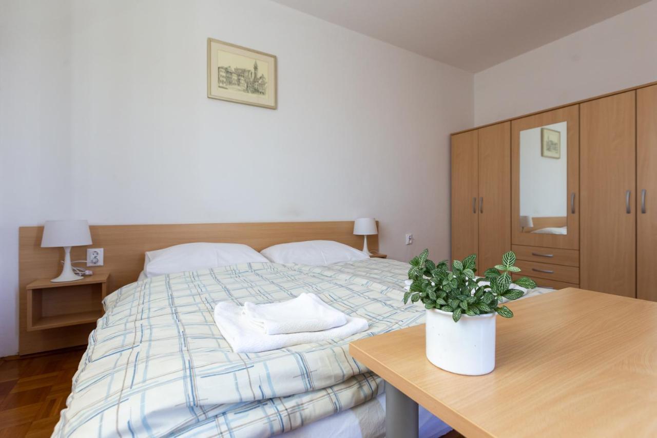 Apartments And Rooms Jeselnik بورتوروز المظهر الخارجي الصورة