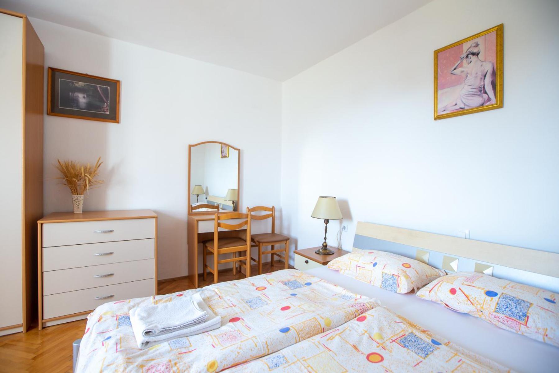 Apartments And Rooms Jeselnik بورتوروز الغرفة الصورة